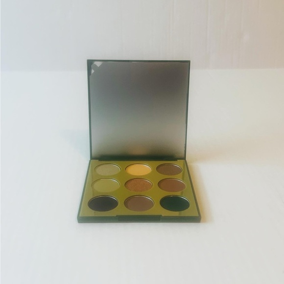Morphe 9K Khaki Calling Artistry Palette - Picture 2 of 12